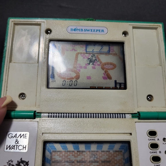 Vintage Nintendo Game and Watch Vertical Multiscreen Bomb Sweeper BD-62 - Picture 3 of 6